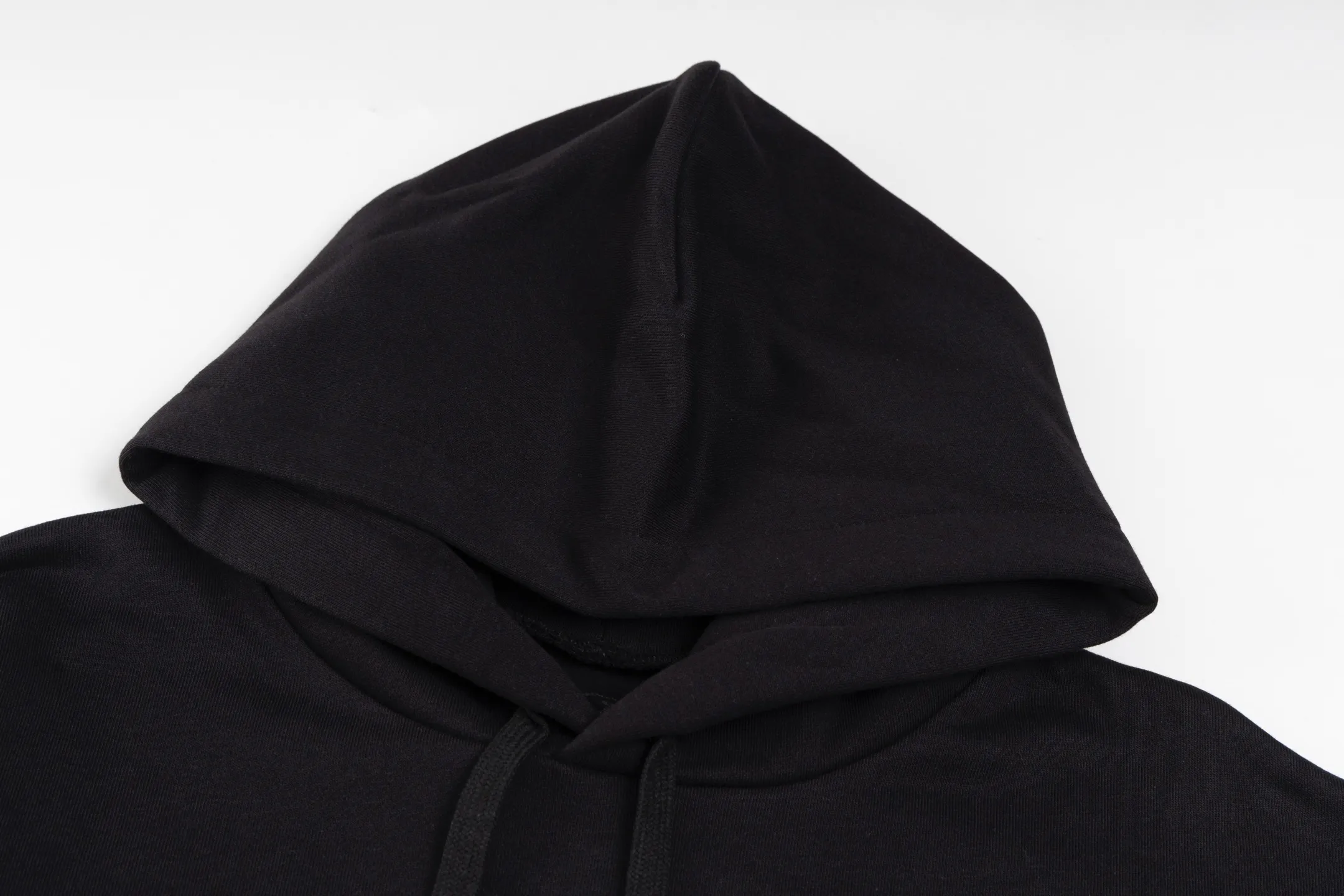 🅿️440 exclusive supply] CH Croixin 1988 Tokyo limited hooded sweatshirt. The original version was purchased for 7,999 and developed. The fabric is made of fleece 420g cotton. Printing uses a variety of printing techniques, including thermoset ink printing. The overall wiring is straight and delicate, the fabric is comfortable and soft, and the color is consistent without color difference. It can be matched with the same style to create a fashionable look and control various occasions. Customized accessories, complete with three standards, same style for men and women! Size:S-M-L